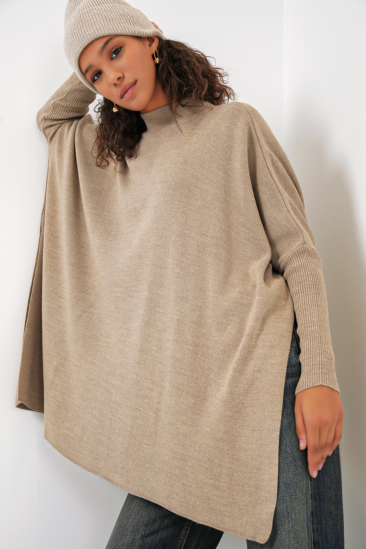 BDART Oversized Acrylic Crew Neck Jumper