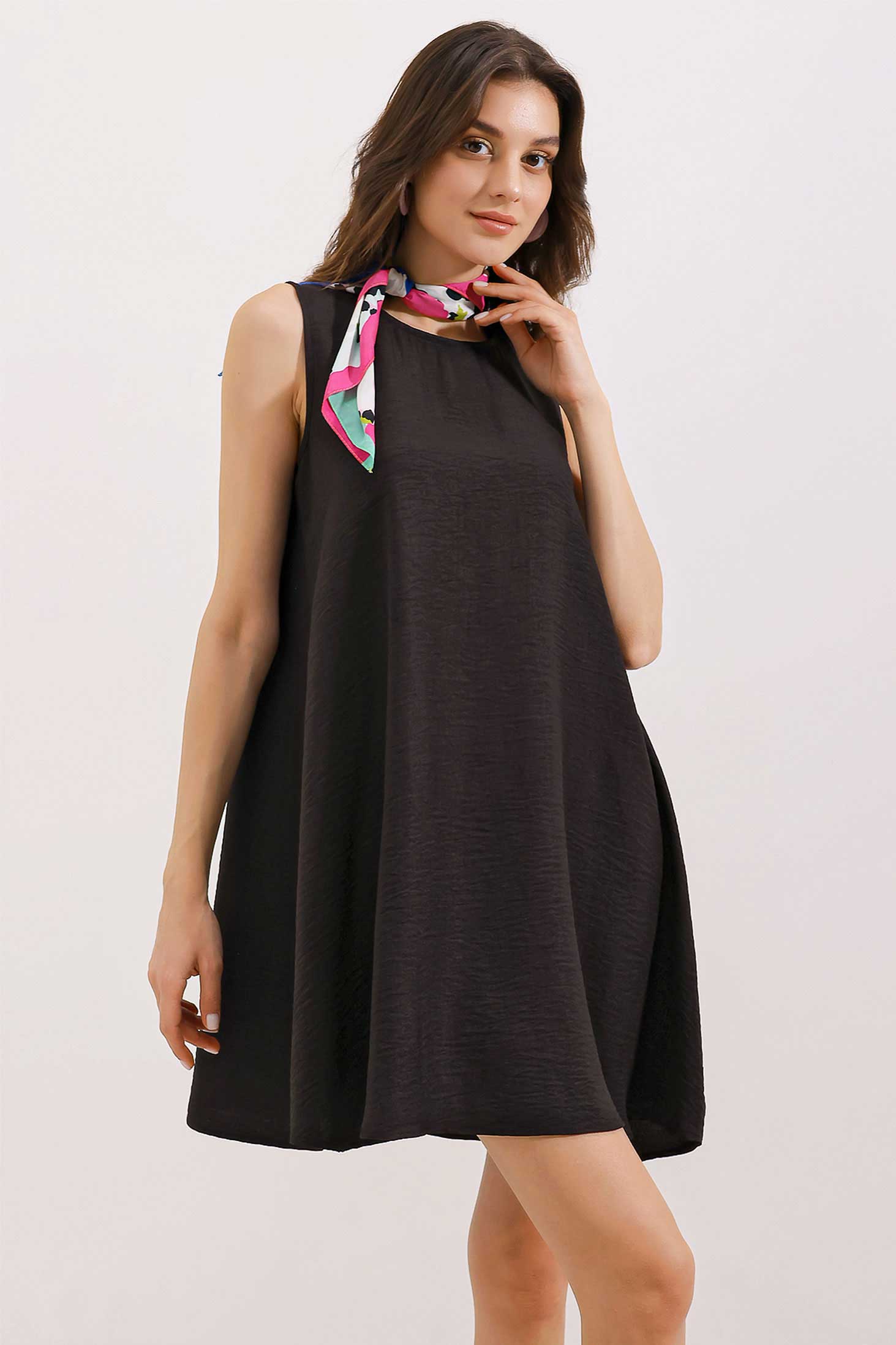 Bigdart Robe courte en lin noir à détails 2444 vue 1
