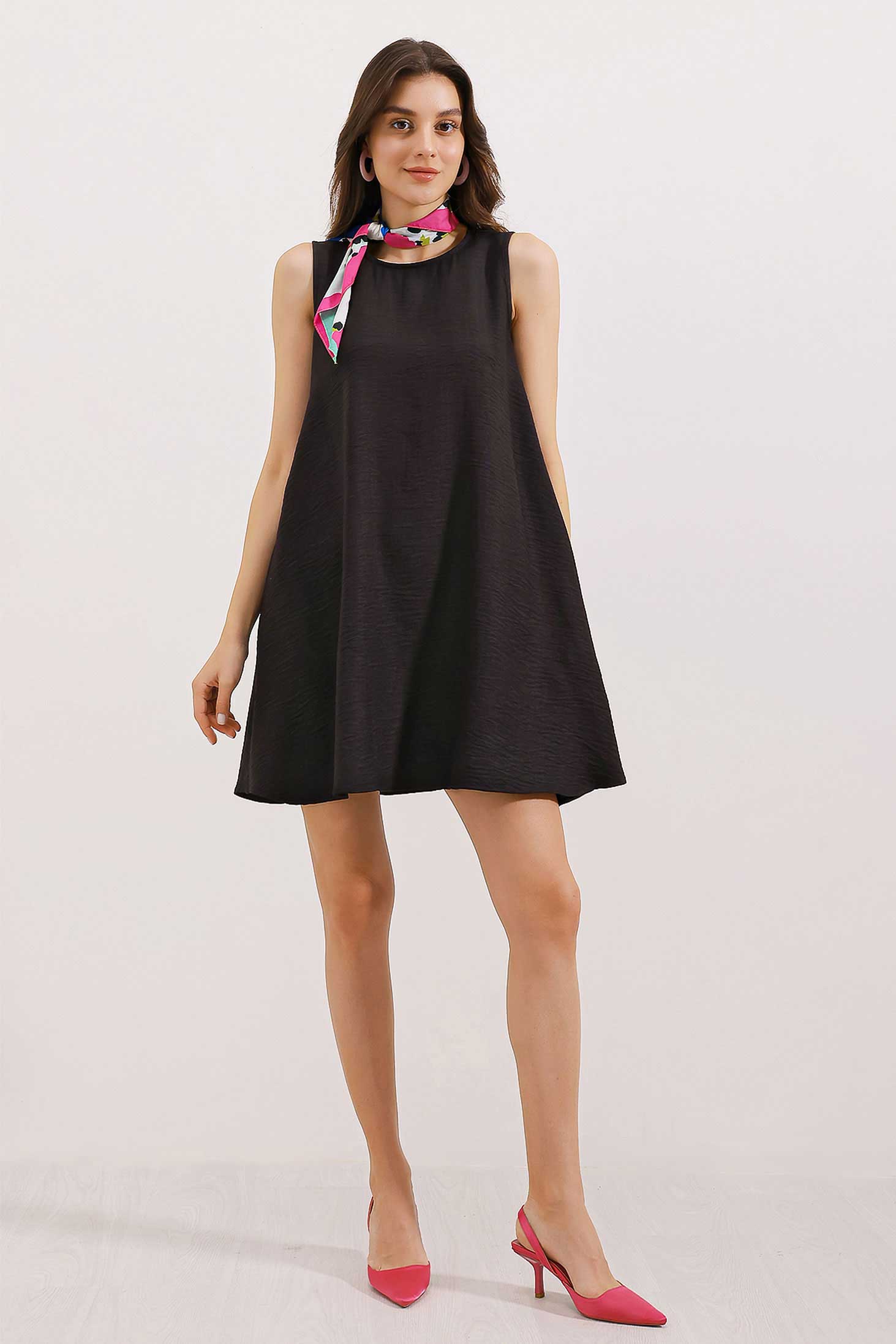 Bigdart Robe courte en lin noir à détails 2444 vue 2