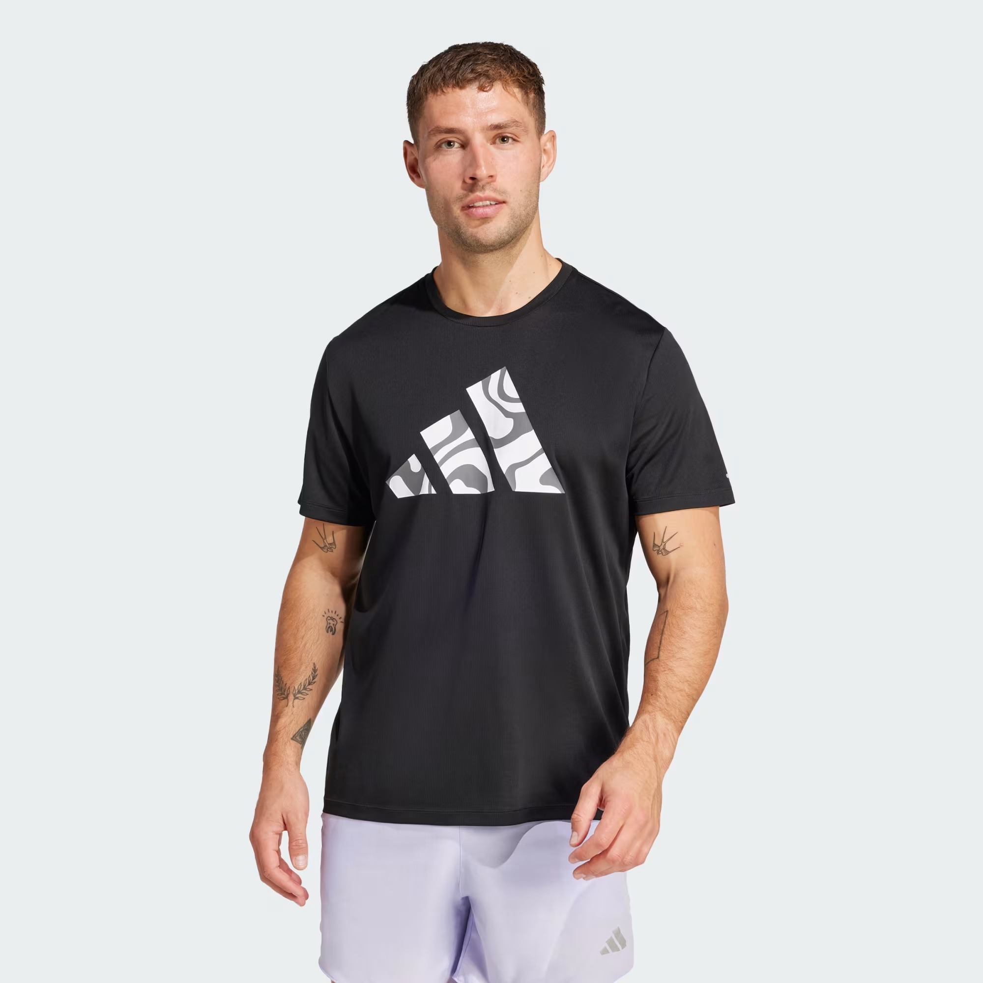 Adidas Run It Brand Love Tee Erkek T-shirt JD2332 (JD2332) Siyah