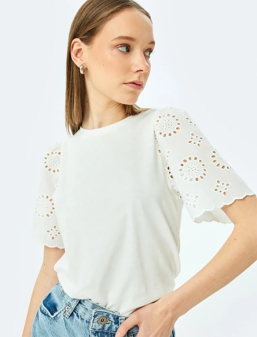 Koton Fisto Detaylı Bisiklet Yaka Kadın T-shirt 5SAL10015IK (5SAL10015IK) Ekru