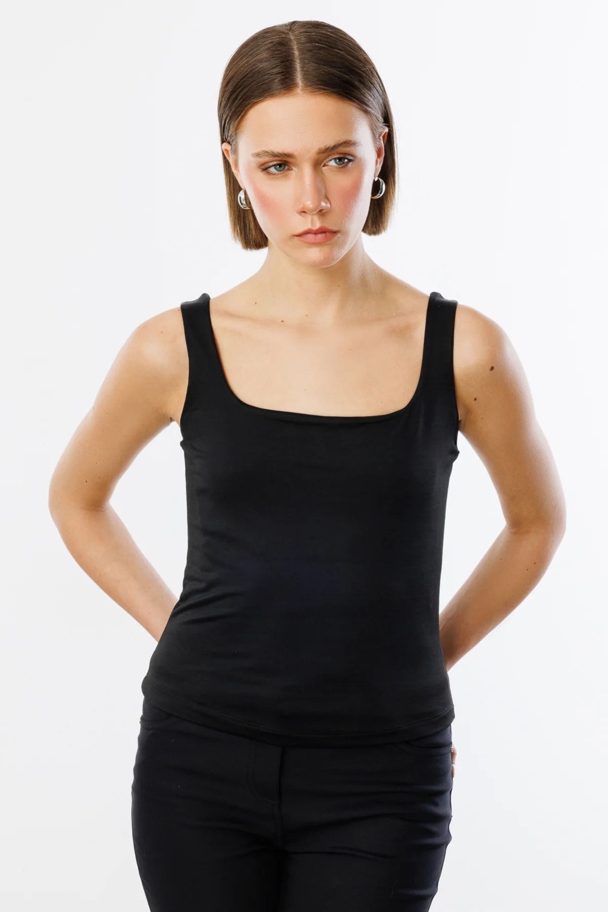 On Fashion Kare Yaka Kadın Kalın Askılı Bluz 25Y.ON.BLZ.51508.01 (25Y.ON.BLZ.51508.01) Siyah