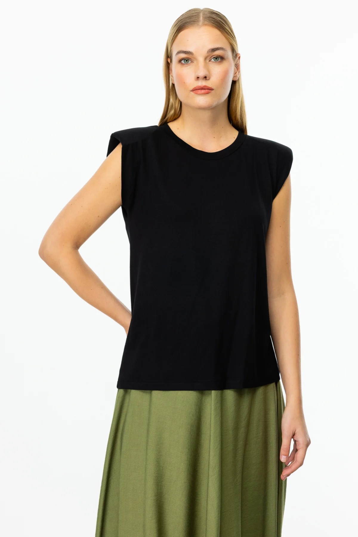 On Fashion Omuzları Vatkalı Kadın Kolsuz Bluz 25Y.ON.BLZ.51486.01 (25Y.ON.BLZ.51486.01) Siyah