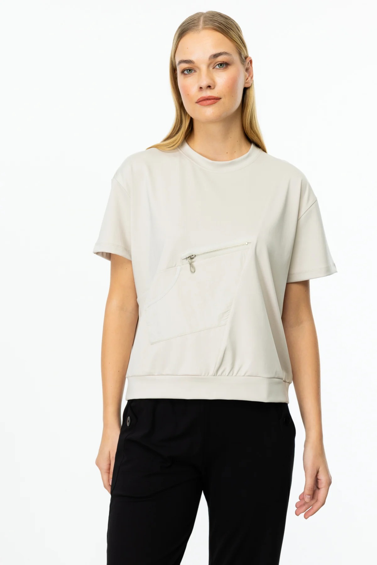 On Fashion Önü Fermuarlı Cep Detaylı Kadın Kısa Kol Bluz 25Y.ON.BLZ.51338.01 (25Y.ON.BLZ.51338.01) Kum