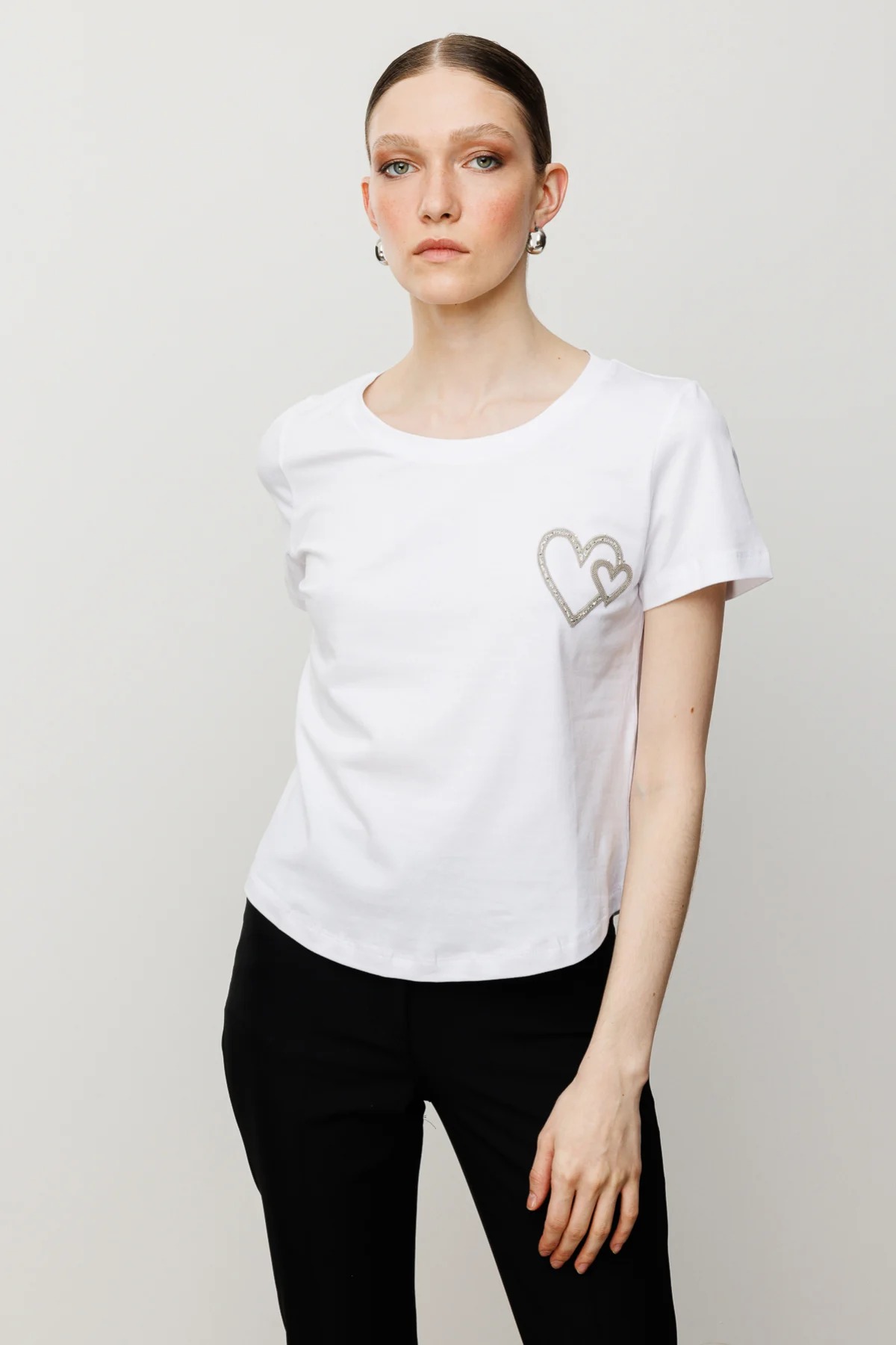 On Fashion Önü Taşlı Kalp İşlemeli Kadın T-shirt 25Y.ON.BLZ.51546.01 (25Y.ON.BLZ.51546.01) Beyaz