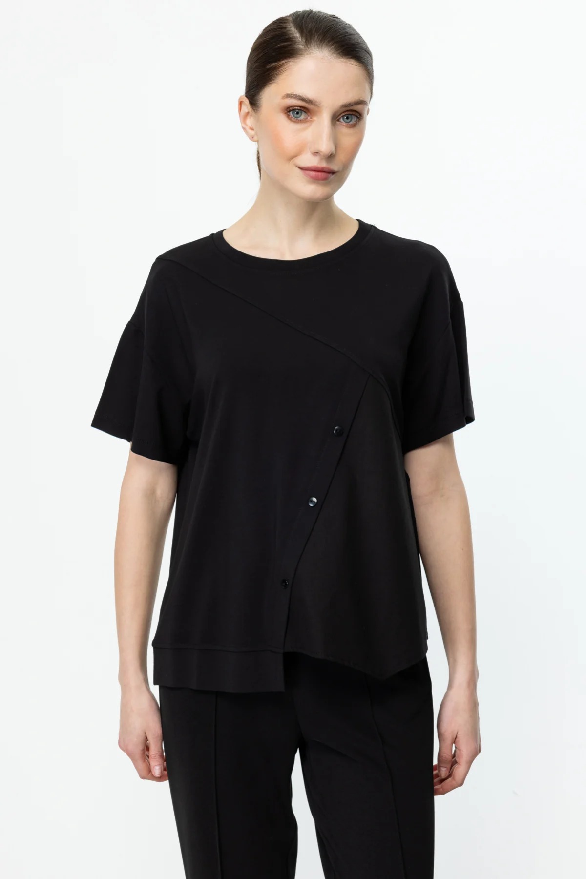 On Fashion Önü Verev Düğmeli Kadın Bluz 25Y.ON.BLZ.51341.01 (25Y.ON.BLZ.51341.01) Siyah