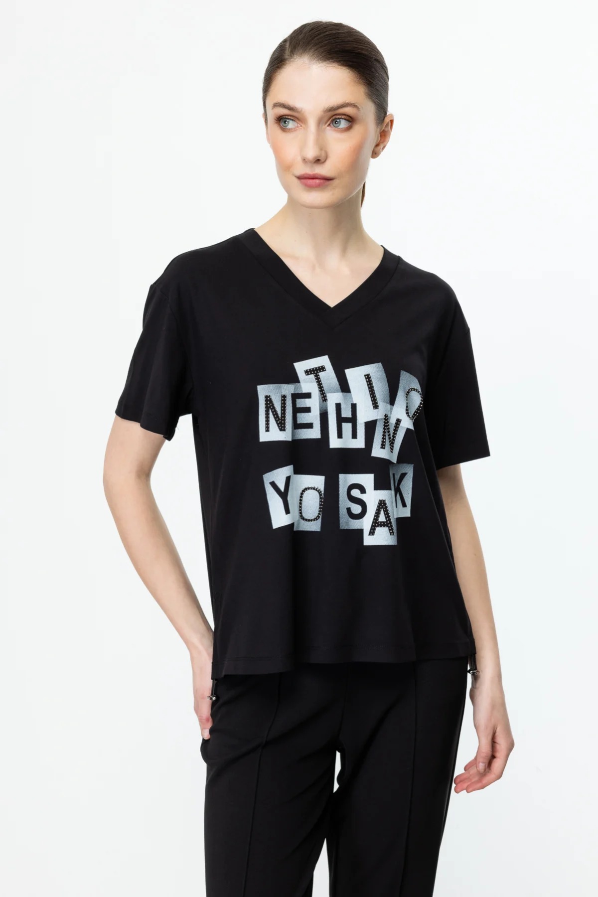 On Fashion Önü Yazılı V Yaka Kadın Bluz 25Y.ON.BLZ.51379.01 (25Y.ON.BLZ.51379.01) Siyah