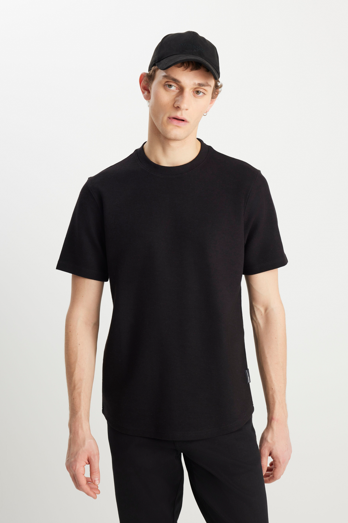 Wrangler Relaxed Fit Dokulu Erkek Basic T-shirt W2510718001 (W2510718001) Siyah