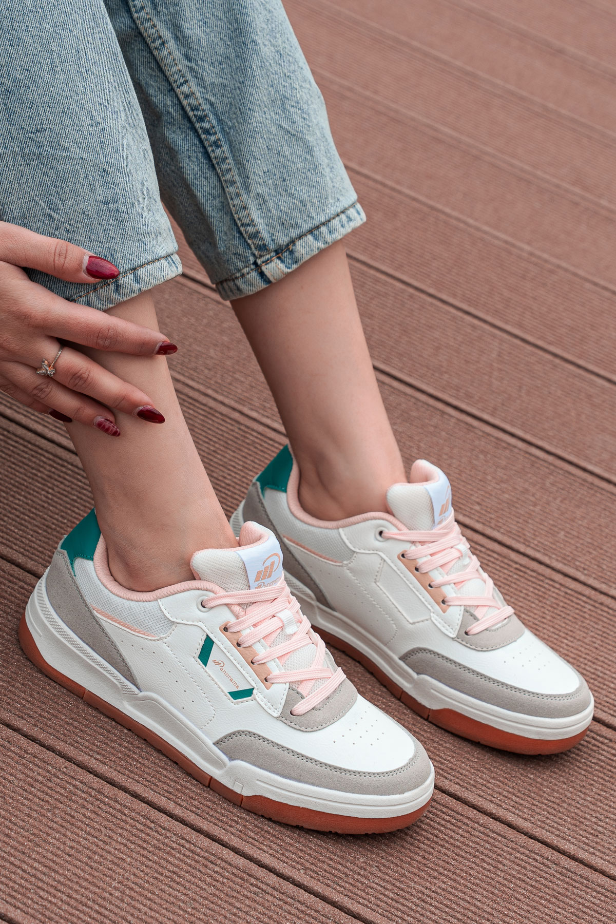 Женские повседневные кроссовки Panorama с цветными вставками