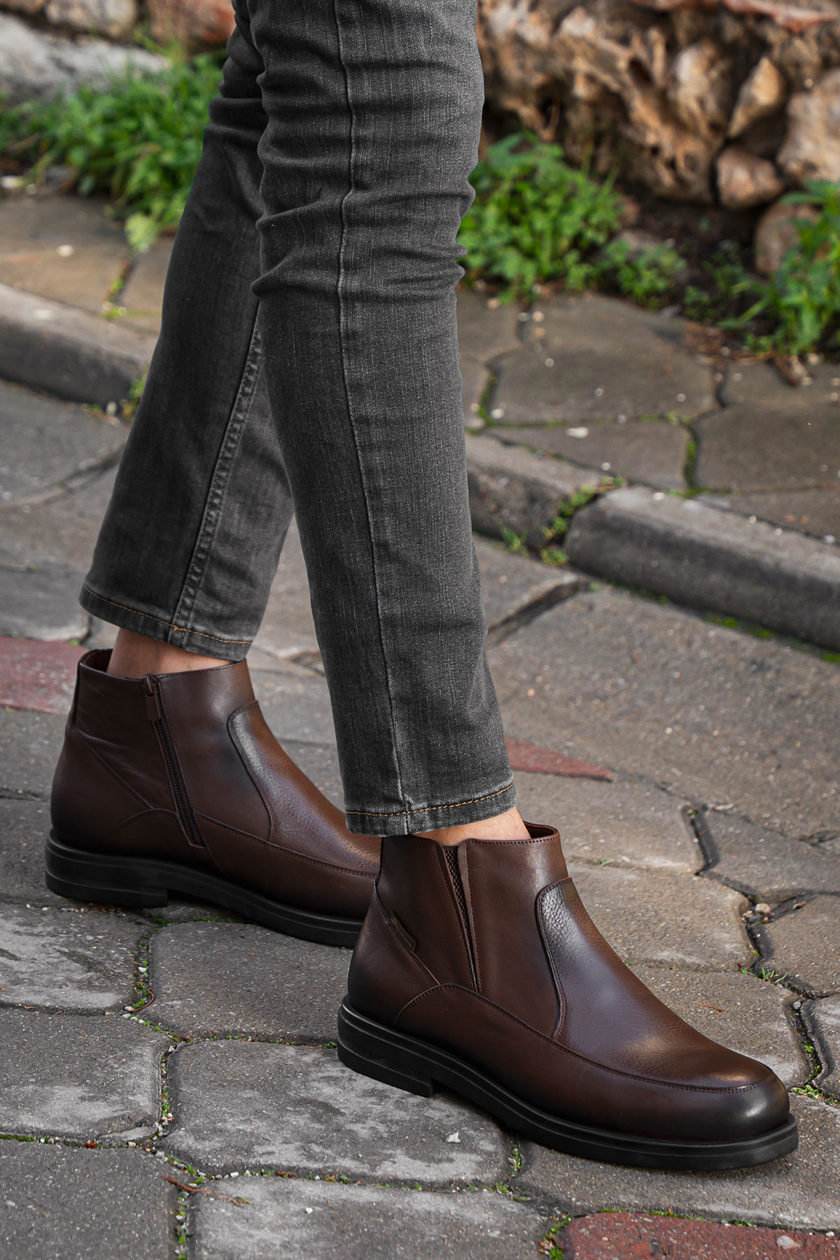 حذاء بوت كاجوال رجالي من الجلد الطبيعي بسحاب