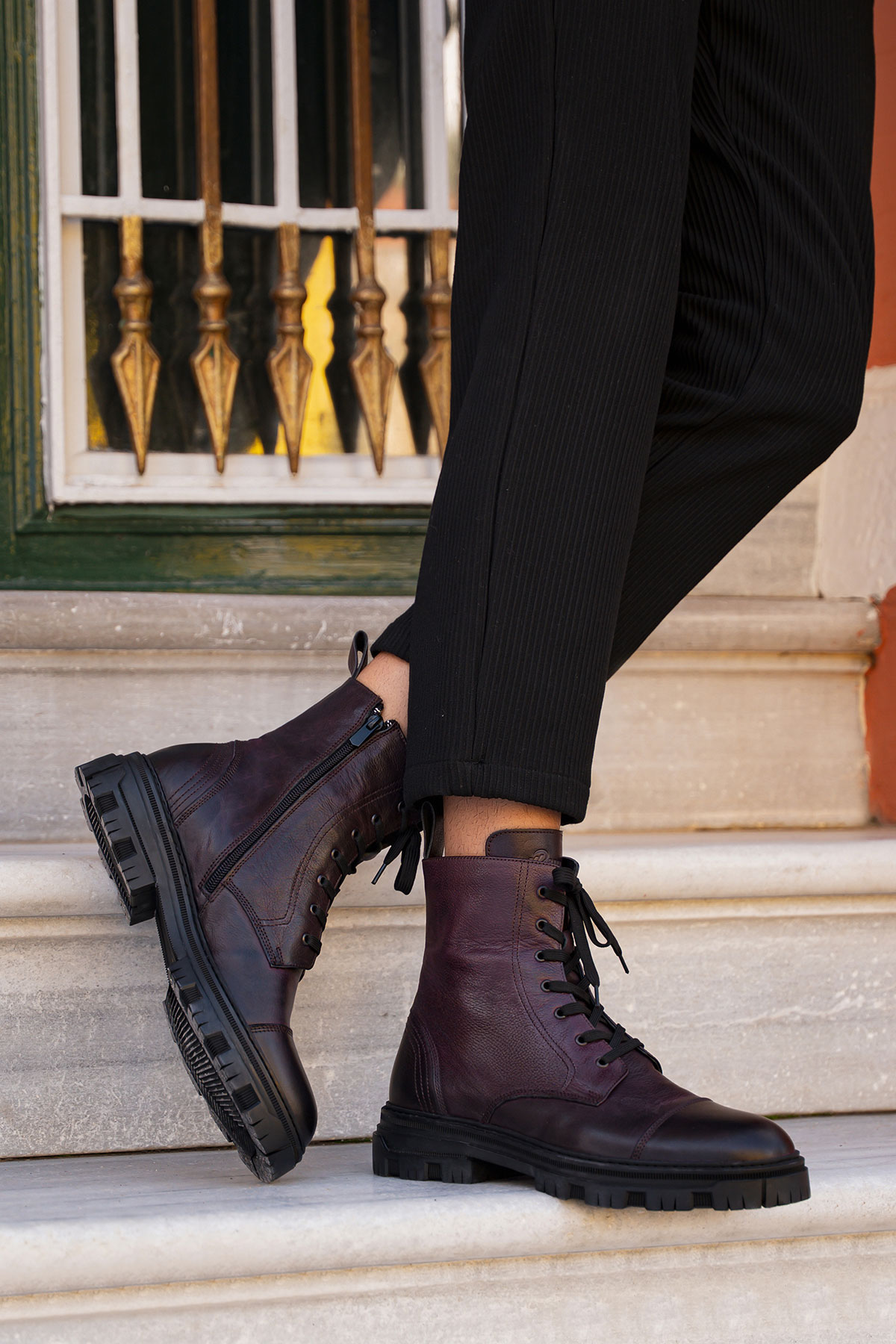 حذاء بوت رجالي من الجلد الطبيعي بسحاب وأربطة