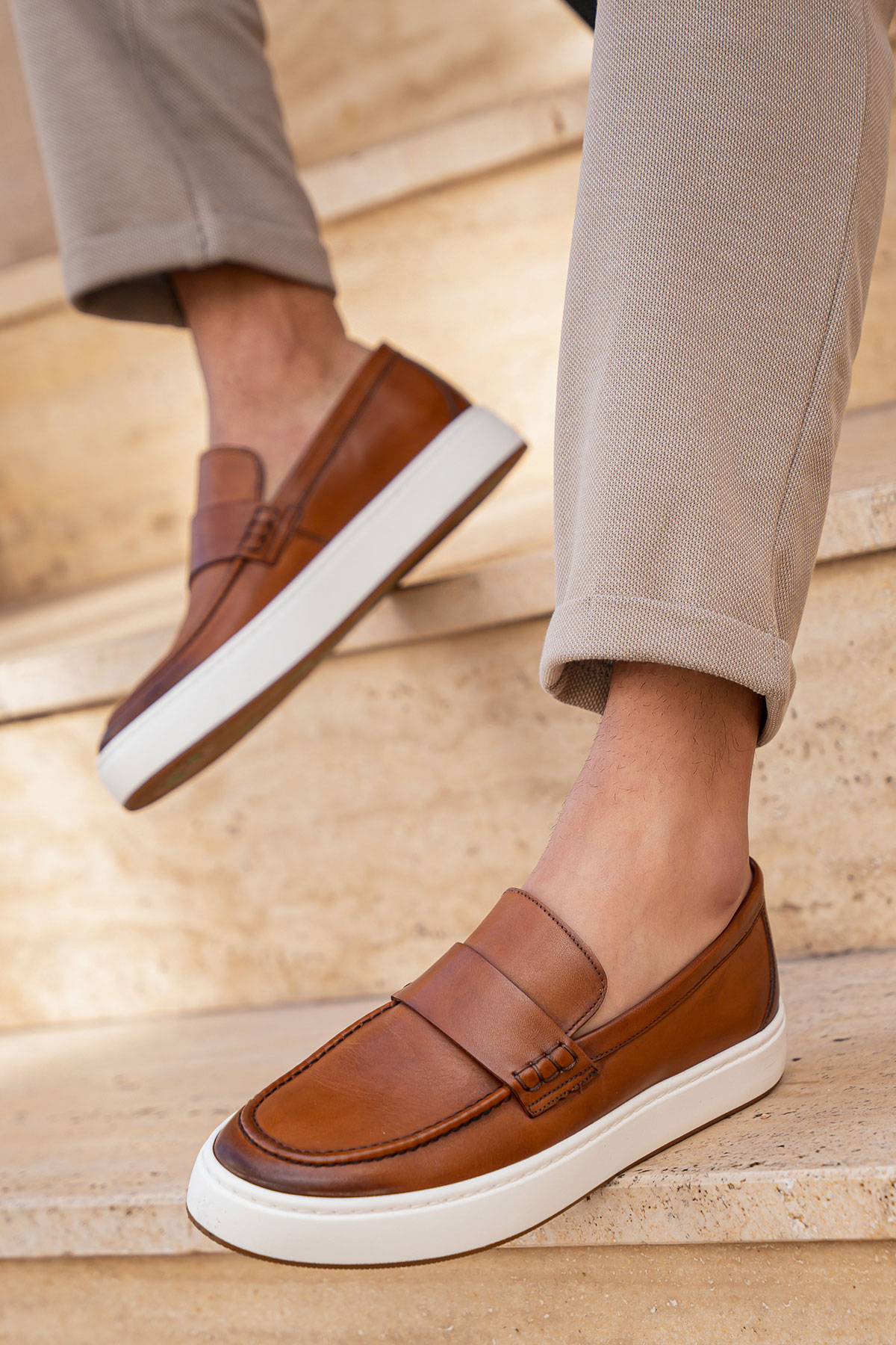 حذاء رجالي من الجلد الطبيعي بنعل سميك