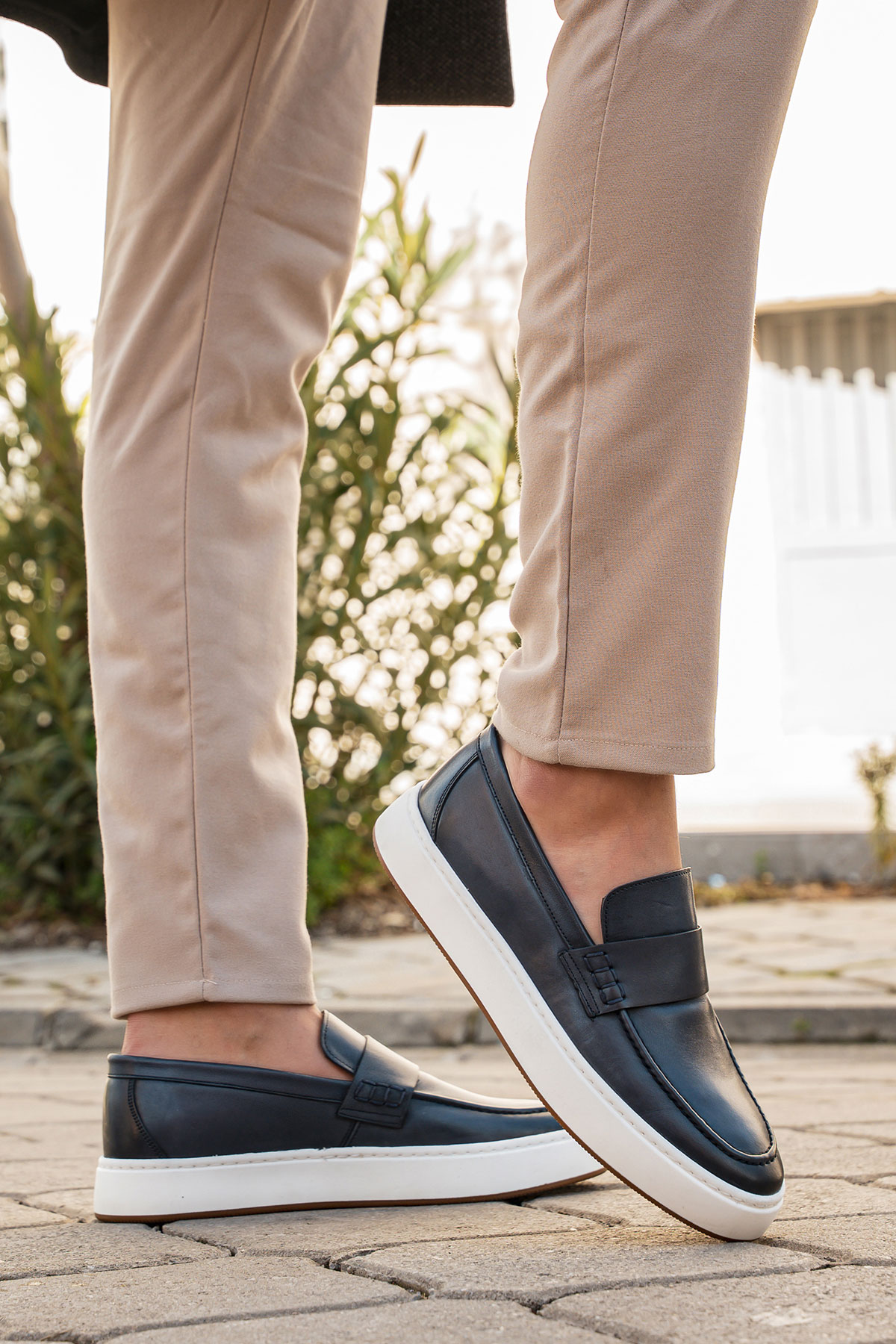 حذاء رجالي من الجلد الطبيعي بنعل سميك