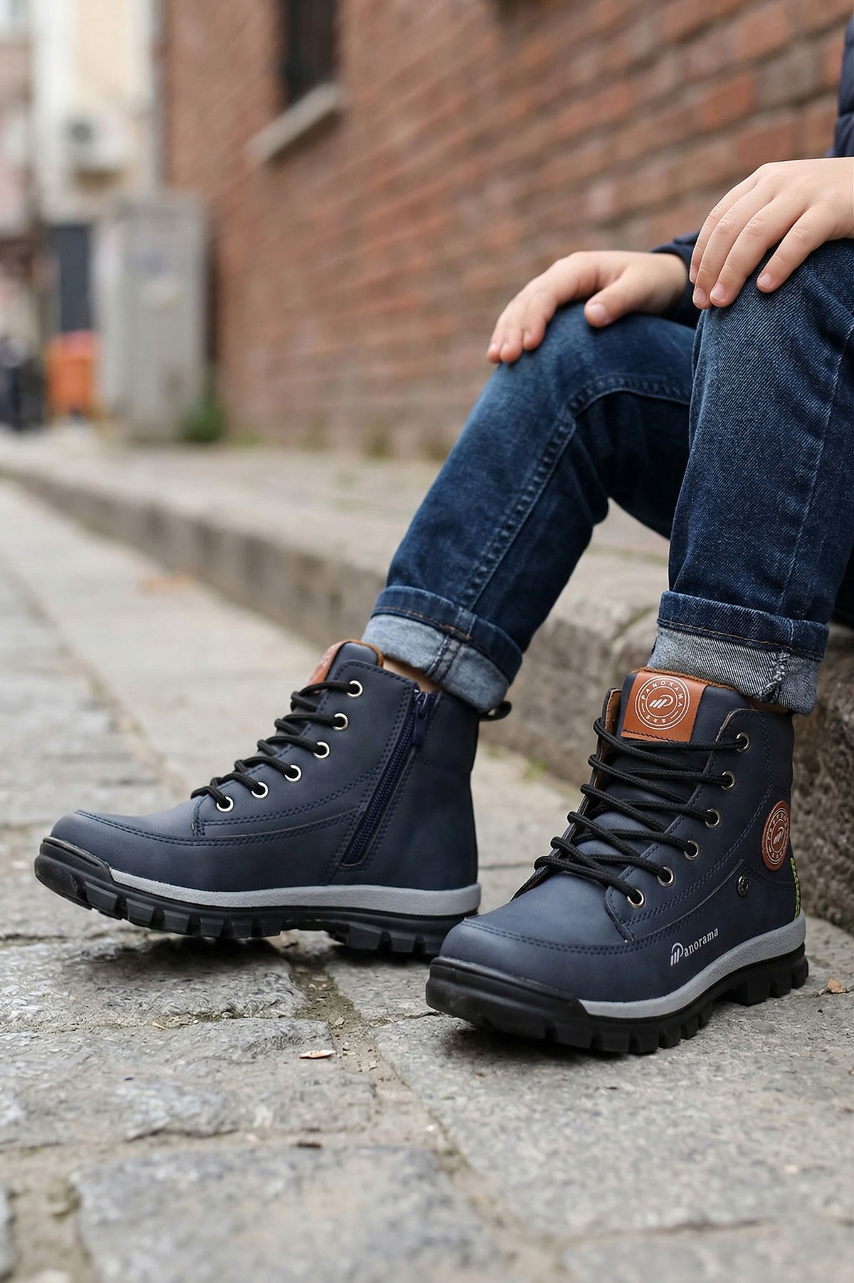 Kalın Tabanlı Pratik Erkek Çocuk Bot