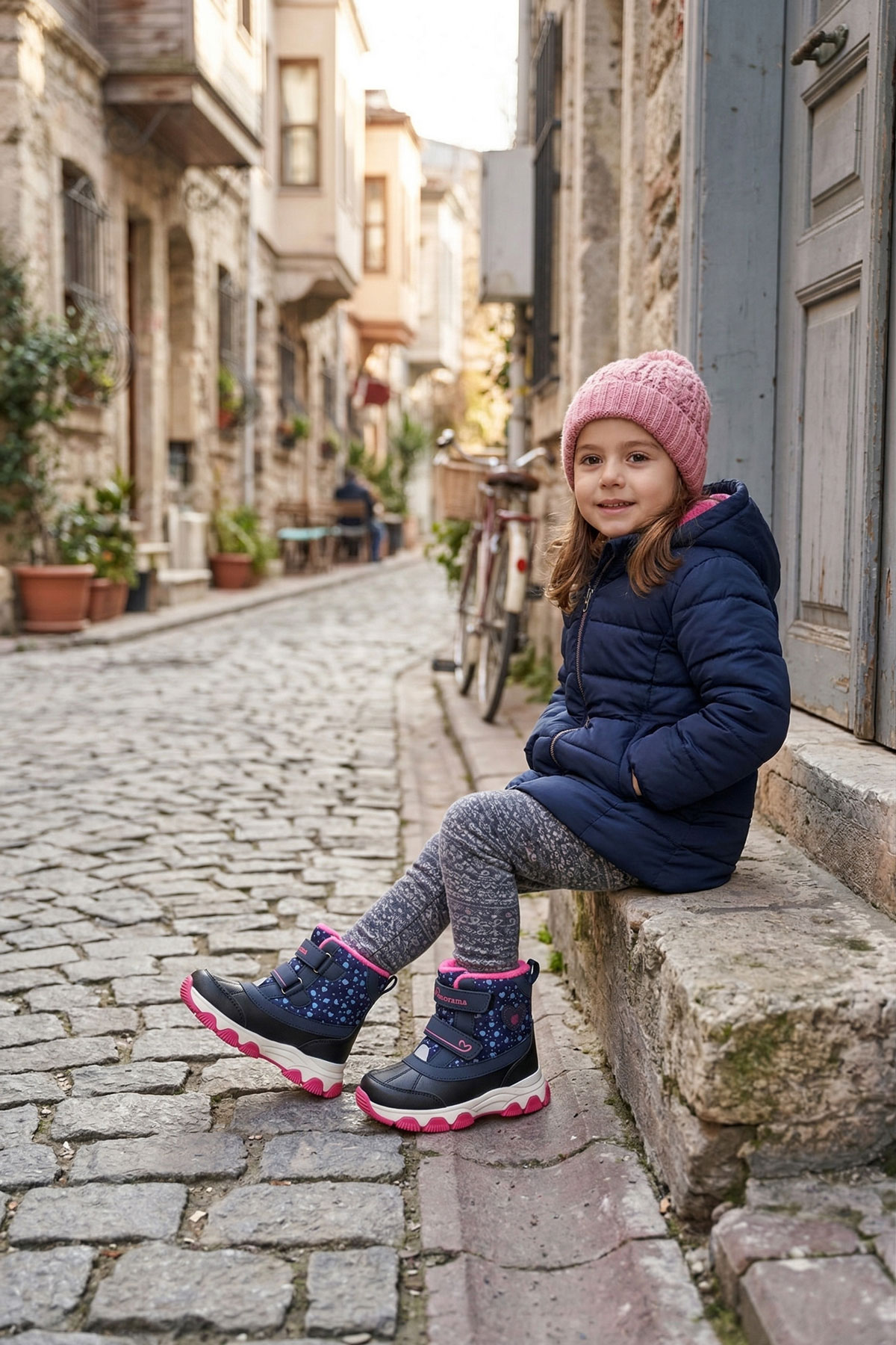 Kaymaz Tabanlı Kız Çocuk Bot