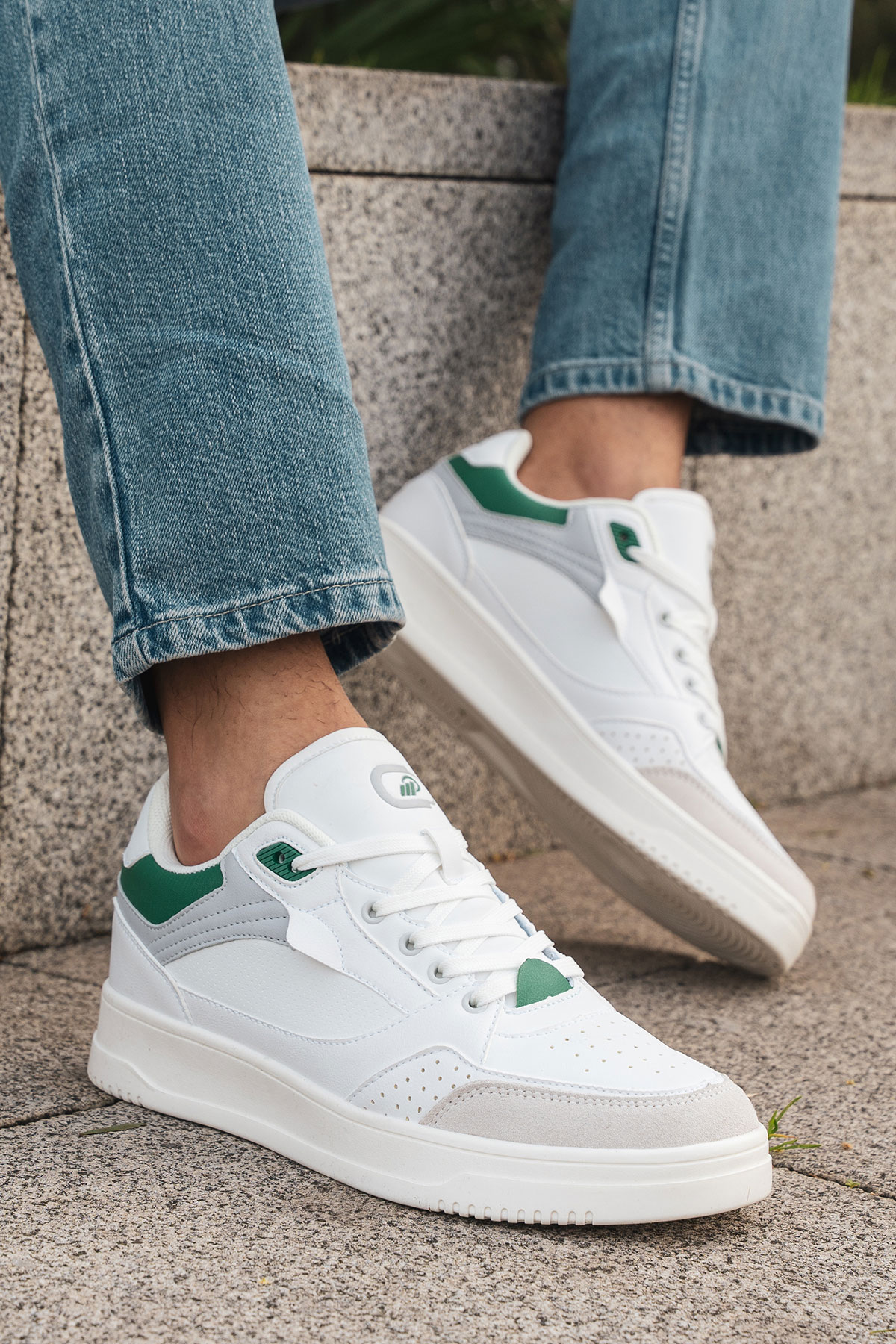 Renk Detaylı Rahat ve Şık Erkek Sneaker