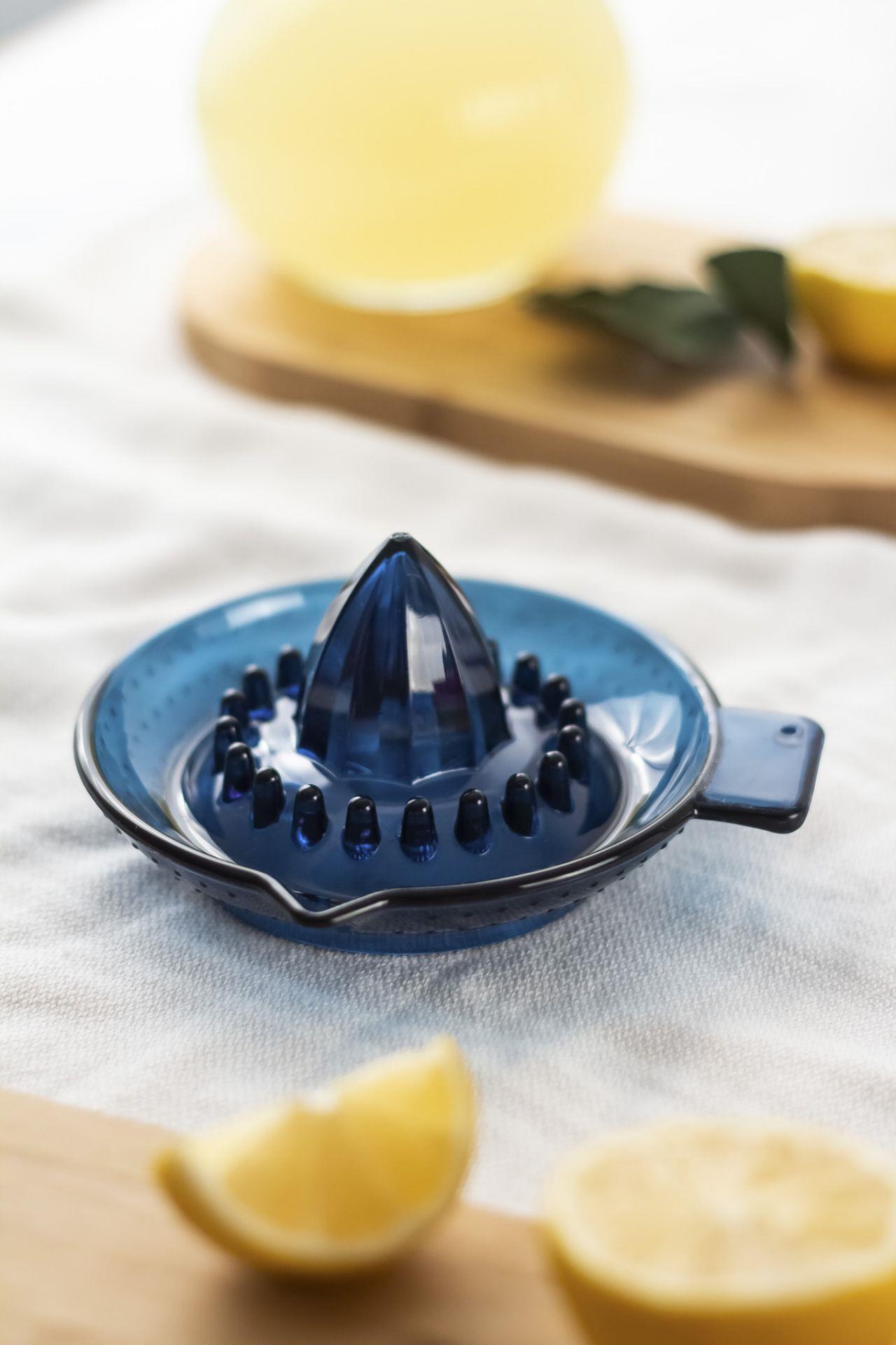 Akrilik Lacivert Limon Sıkacağı Pratik Limon Sıkacağı