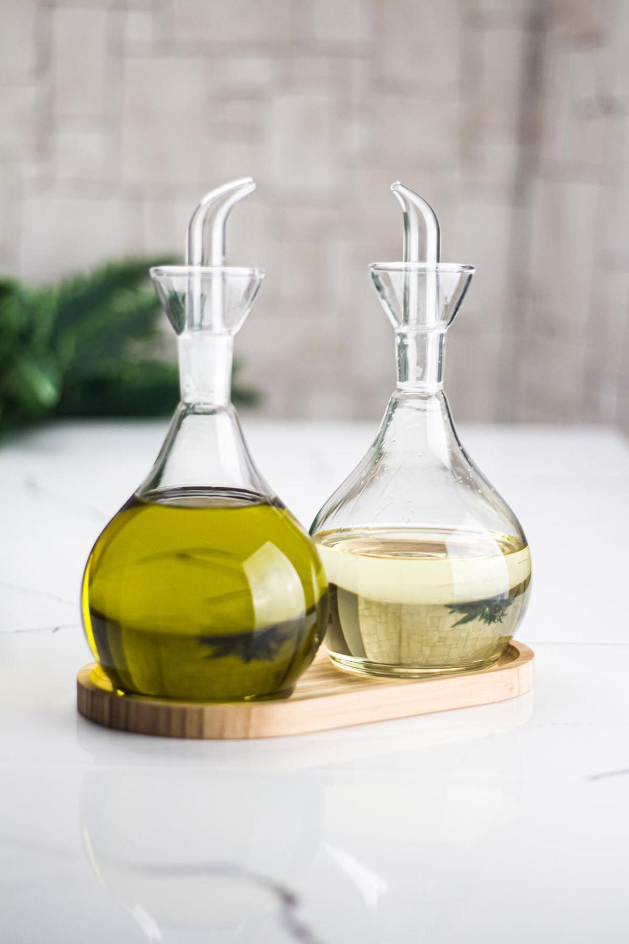 Bambu Stantlı 2'li Yağdanlık Sirkelik & Zeytinyağı Sıvı Yağ Şişesi 1 Lt (Ağız Kısmı Damlatmaz)