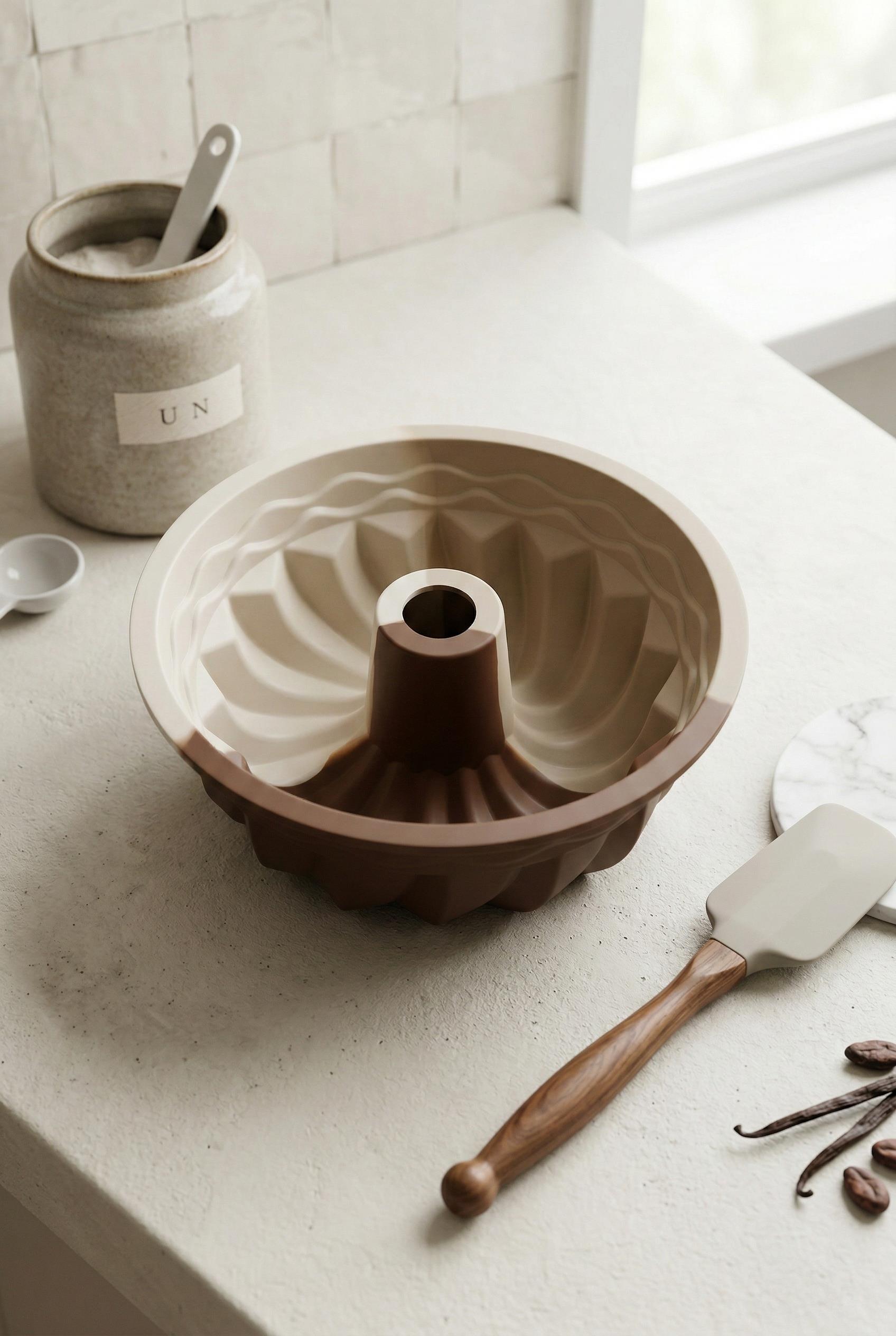 Silikon Dilimli Kek Kalıbı & Yapışmaz Isıya Dayanıklı Kek Pişirme Gereci (16 cm)