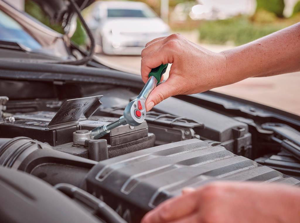 BOSCH 26 Parça Lokma - Bits ve Pense Alet Seti (1600A02BY2) ne işe yarar