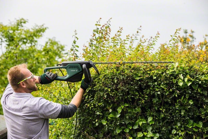 BOSCH Advanced HedgeCut 70 Çit Budama - Kesme Makinası ne işe yarar