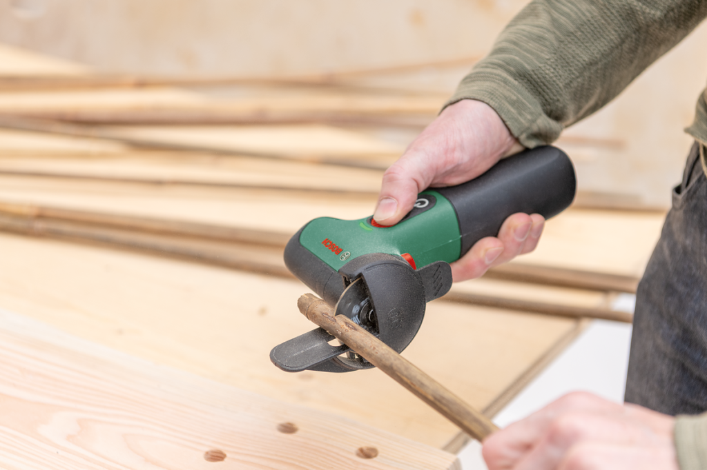 BOSCH EasyCut&Grind Akülü Kesme ve Zımparalama Makinası 7.2 Volt ne işe yarar