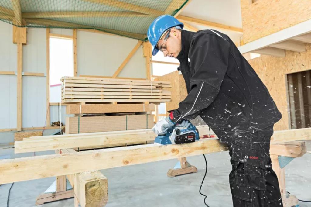 BOSCH GHO 26-82 D Planya 710 Watt ne işe yarar