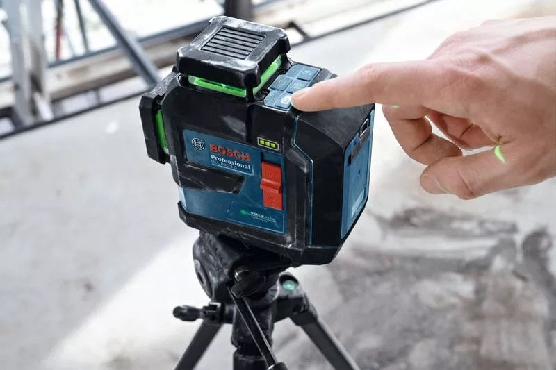 BOSCH GLL 80-33 G Akülü Yeşil Lazer Terazi 3x360 Derece Mıknatıs Sehpalı ne işe yarar