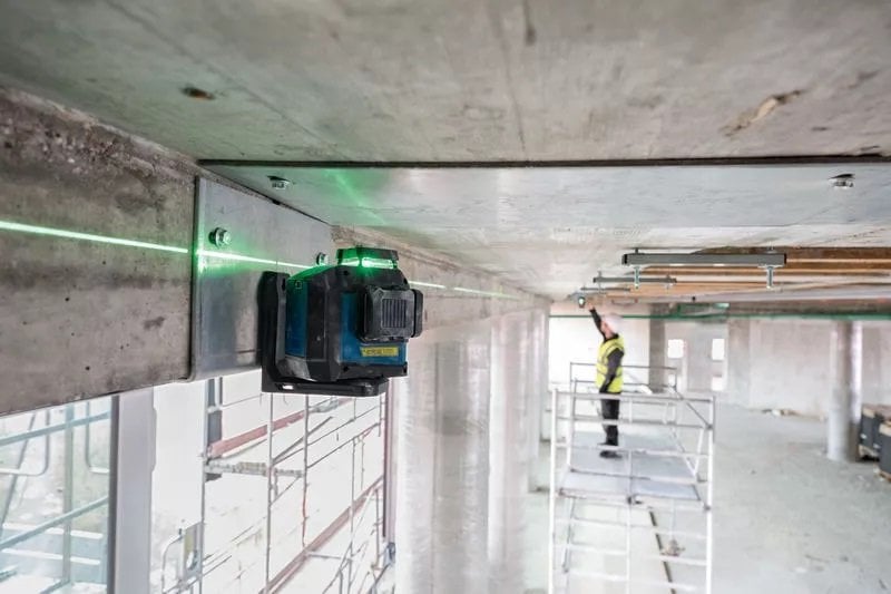 BOSCH GLL 80-33 G Akülü Yeşil Lazer Terazi 3x360 Derece Mıknatıs Sehpalı ne işe yarar