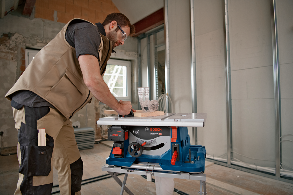 BOSCH GTS 18V-216 Akülü Tezgah Tip Yatay Daire Testere 18 Volt 216 mm (Akü ve Şarj Aleti Hariç) fiyatı