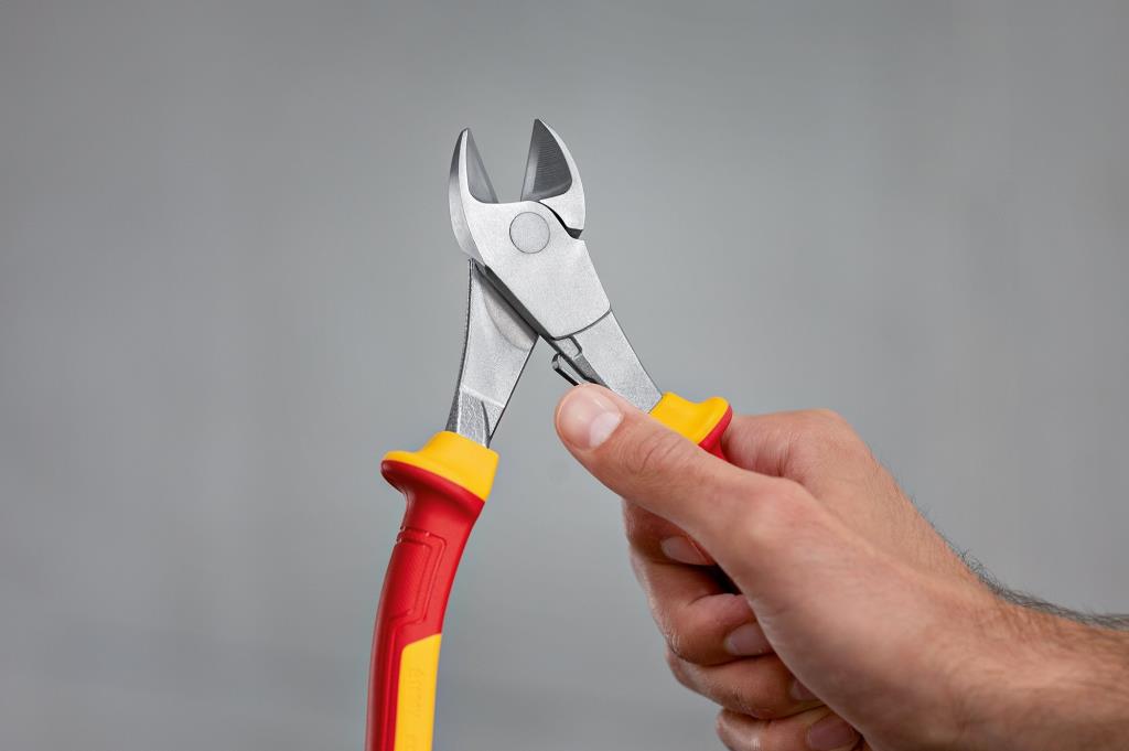 BOSCH Profesyonel 1000 Volt Ağır Tip Yan Keski 200 mm (1600A02NE2) ne işe yarar