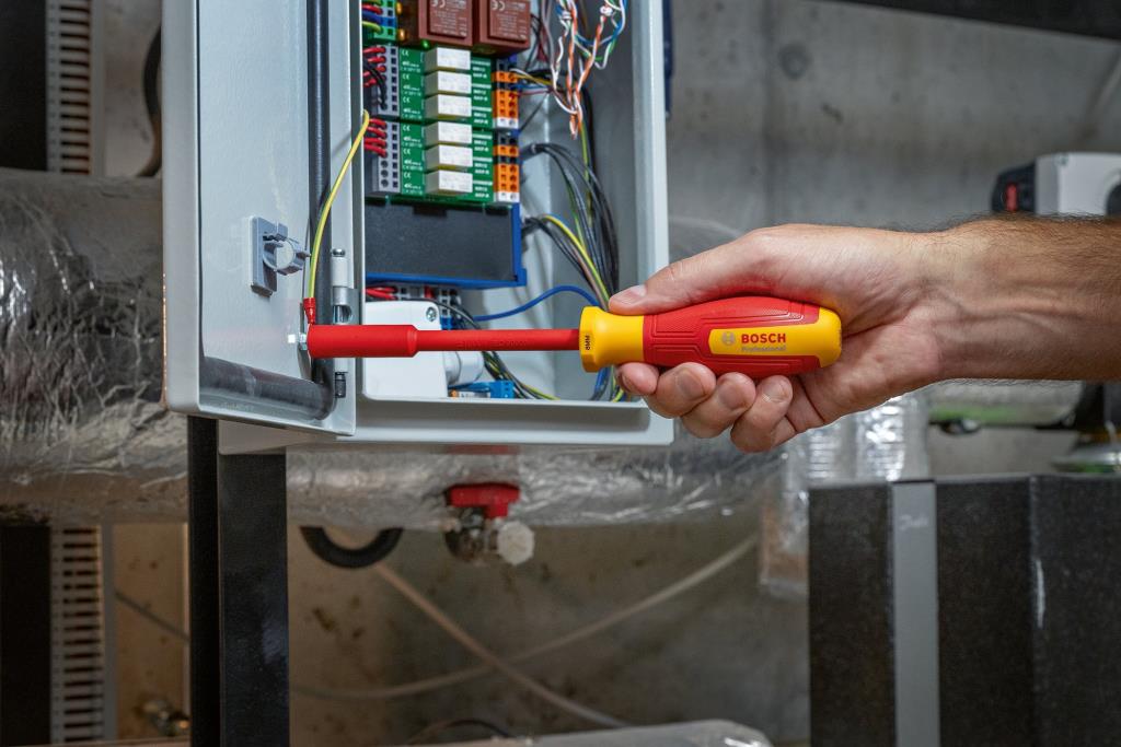 BOSCH Profesyonel İzoleli 1000 Volt 6 Parça Lokma Tornavida Takımı (1600A02NF3) ne işe yarar