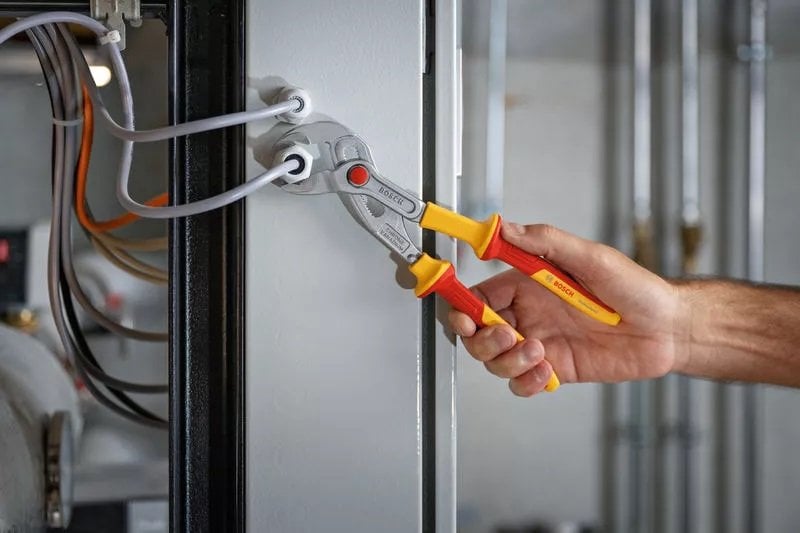 BOSCH Profesyonel İzoleli VDE 1000 Volt Fort Pense 250 mm(1600A02NE5) ne işe yarar