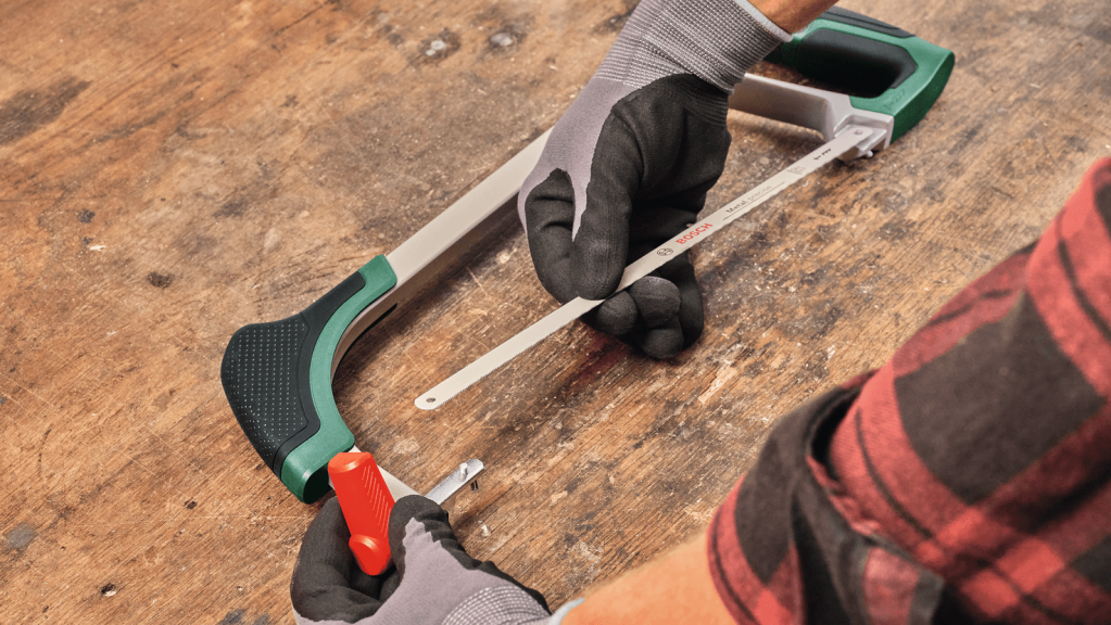 BOSCH Universal 300 mm Demir Testere Kolu (1600A02ZA8) nasıl kullanılır