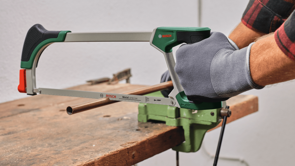 BOSCH Universal 300 mm Demir Testere Kolu 3 Yedek Testereli (1600A033BK) nereden bulurum