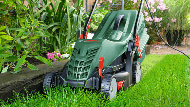 BOSCH Universal Rotak 34-405 Elektrikli Çim Biçme Makinası 34 Cm Bıçaklı 1300 Watt nasıl kullanılır