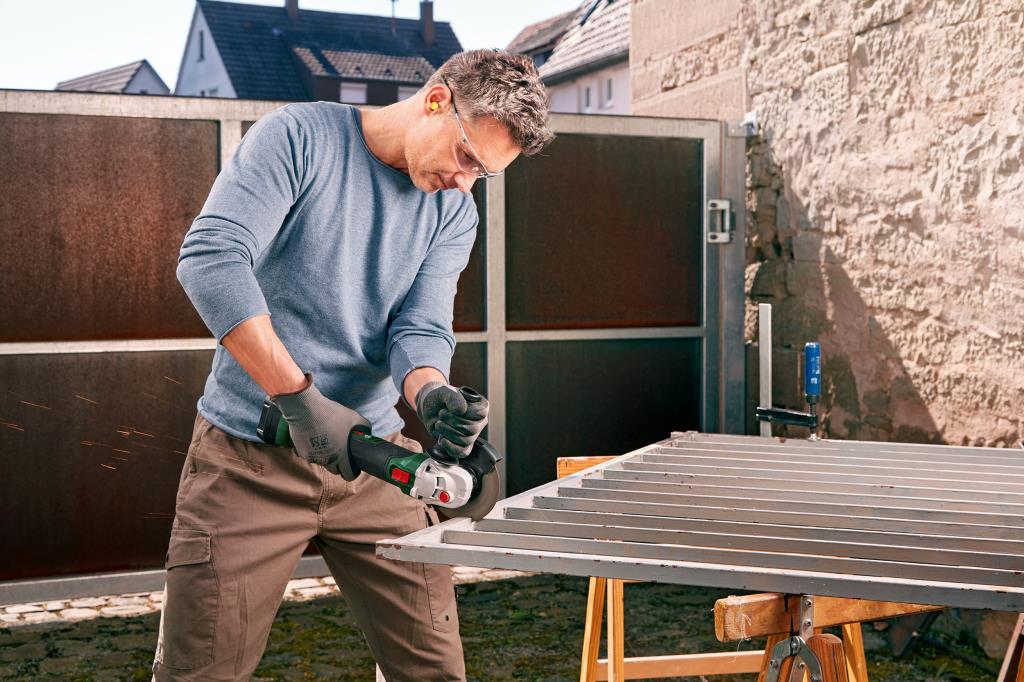 BOSCH UniversalGrind 18V-75 Akülü Taşlama 115 mm (Akü ve Şarj Aleti Hariç) ne işe yarar