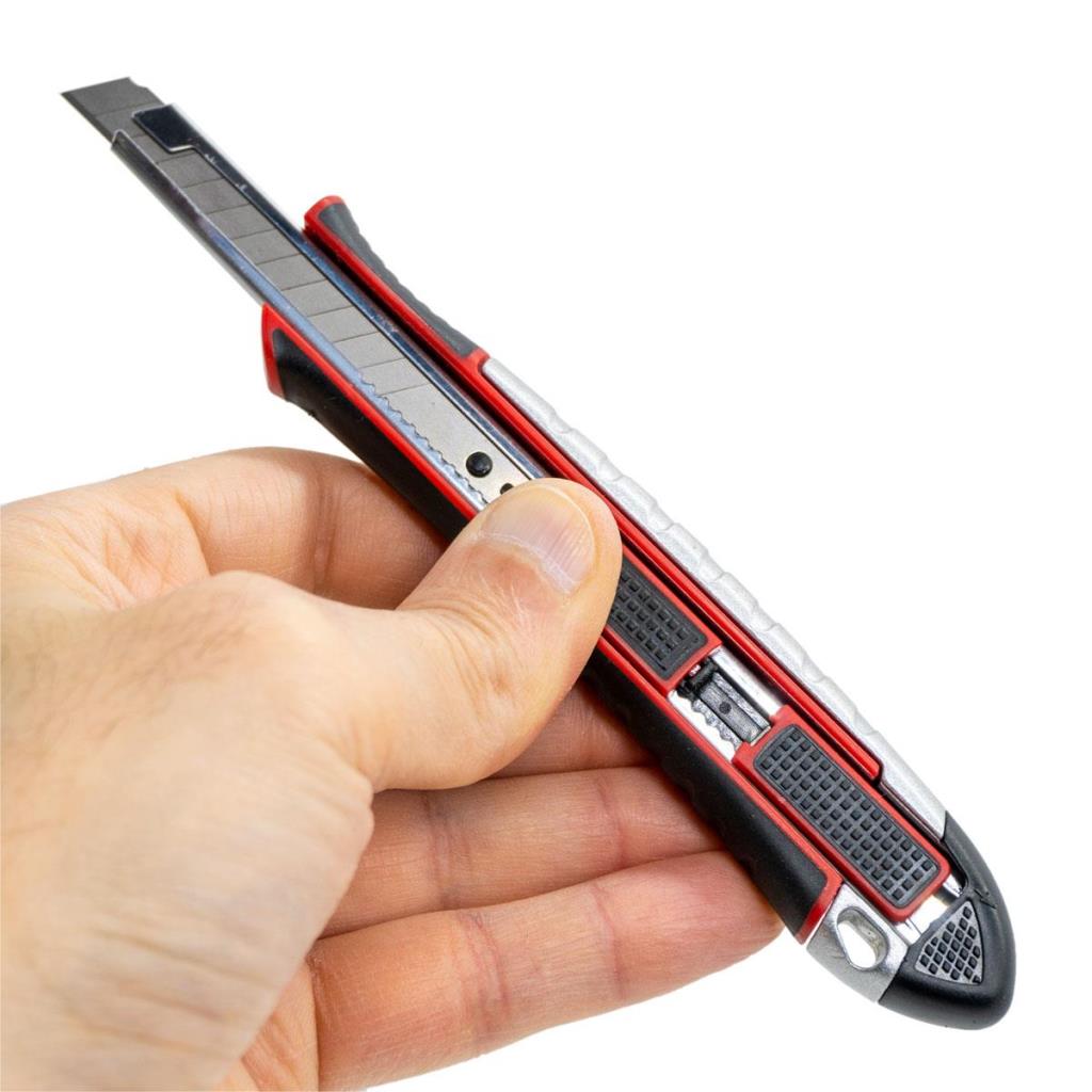 İzeltaş Pro Metal Gövde Emniyetli Oto.Kilitli Dar Maket Bıçağı 9 mm ne işe yarar