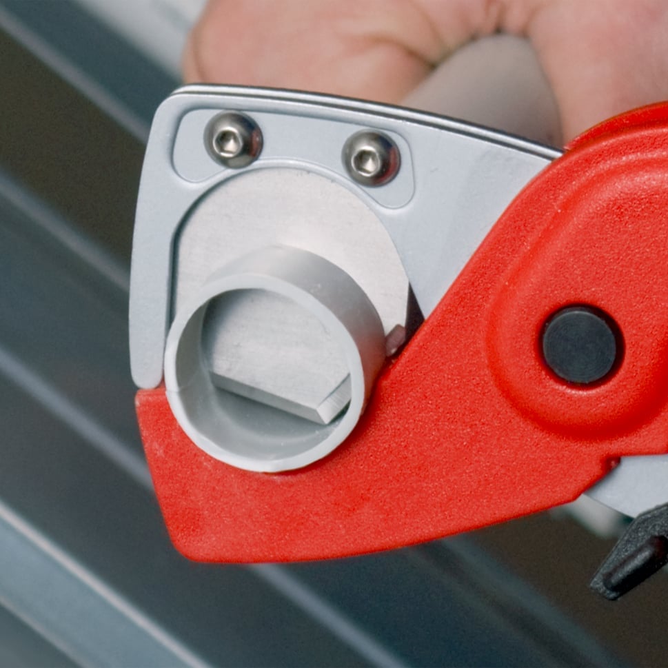 KNIPEX Pense Tip Plastik Boru Makası 25 mm (9020185) ne işe yarar