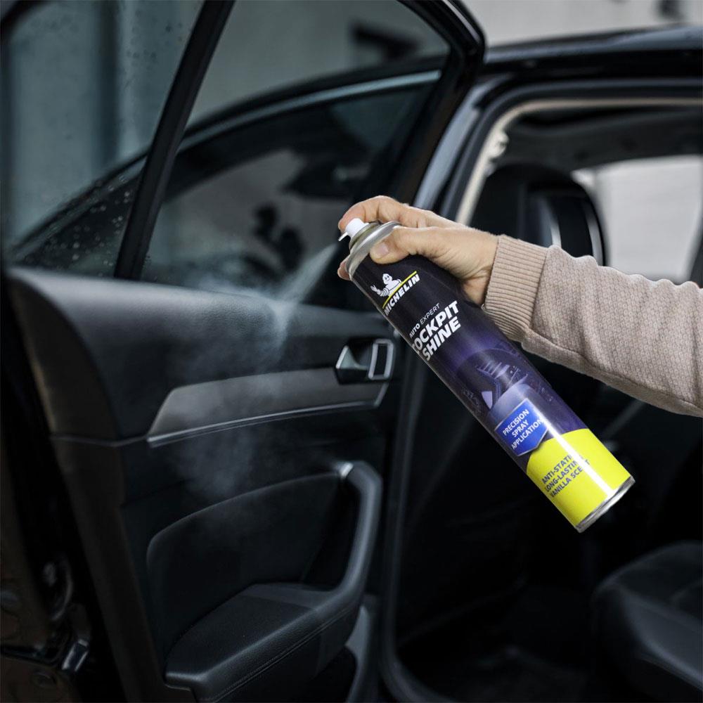 Michelin MC34334 750ml Torpido ve Kokpit Parlatma ve Bakım Spreyi Gizemli Aroma nasıl kullanılır