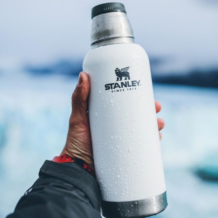 Stanley Adventure Vakumlu Çelik Termos Beyaz 0.73 LT ne işe yarar