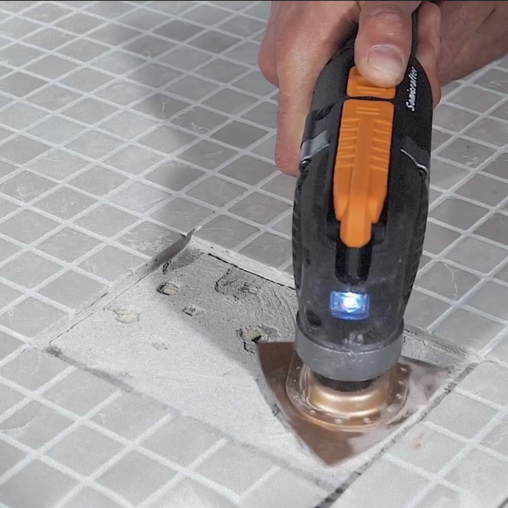WORX WA4966 Çok Amaçlı Raspalama Makinası İçin 75x75mm Karbür Kaplama Harç, Boya, Yapıştırıcı Universal Zımpara Başlığı nasıl kullanılır