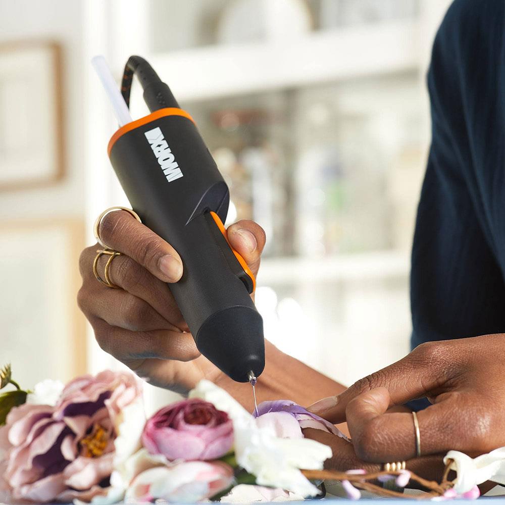 WORX WX746.9 MAKERX 20Volt Profesyonel Sıcak Mum Silikon Tabancası + 10 Silikon (Akü Dahil Değildir) ne işe yarar