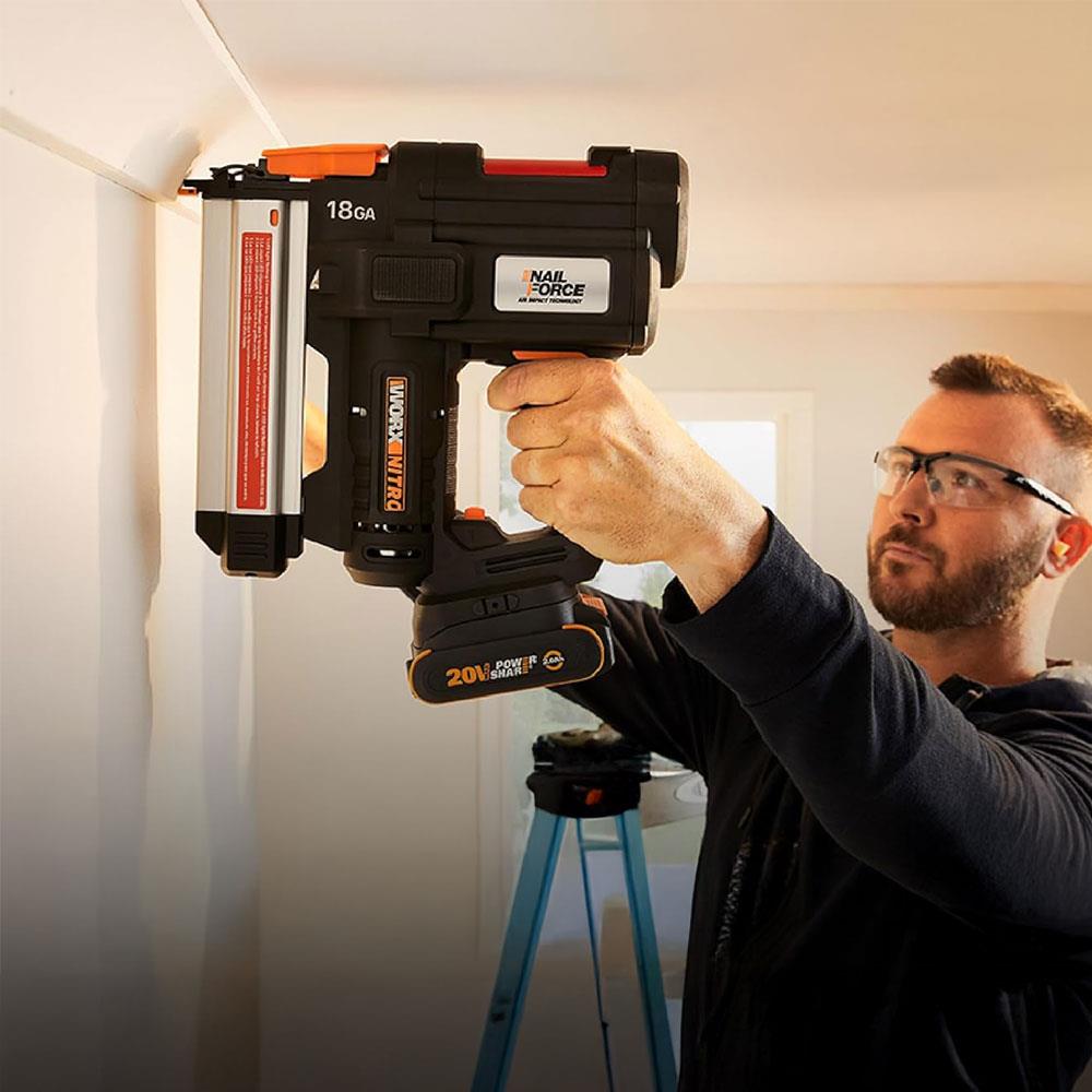 WORX WX842 20Volt/2.0Ah Li-ion 15-50mm Profesyonel Şarjlı Çivi Çakma Makinesi + 2700 Adet Yedek Çivi ne işe yarar