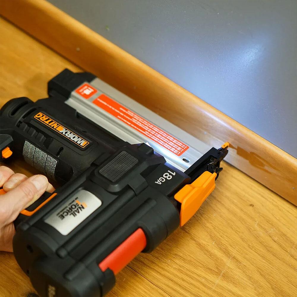 WORX WX842 20Volt/2.0Ah Li-ion 15-50mm Profesyonel Şarjlı Çivi Çakma Makinesi + 2700 Adet Yedek Çivi ne işe yarar