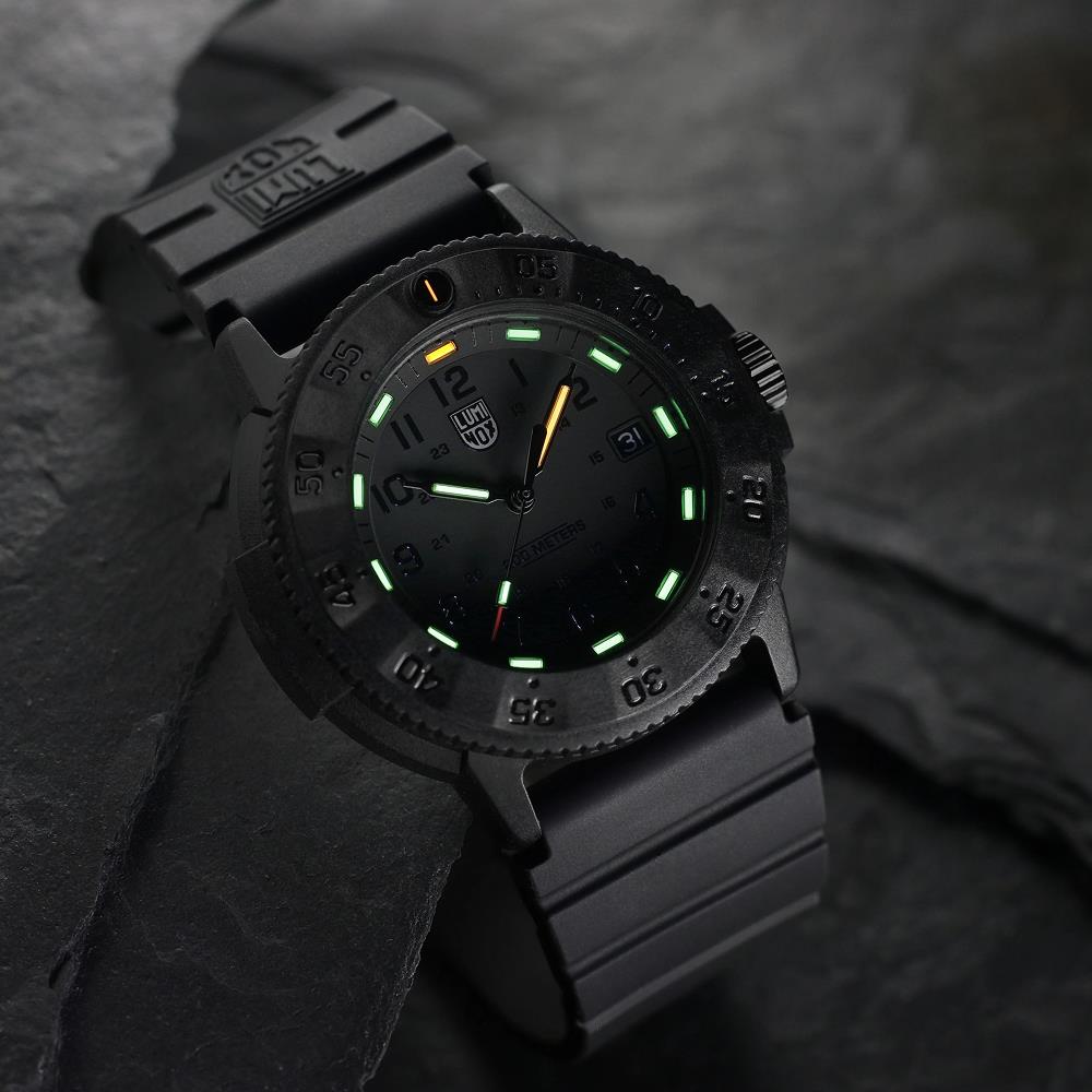 LUMINOX XS.3001.EVO.BO.S NAVY SEAL EVO (İsviçre Üretimi Ronda 515 Mekanizmalı) Erkek Kol Saati