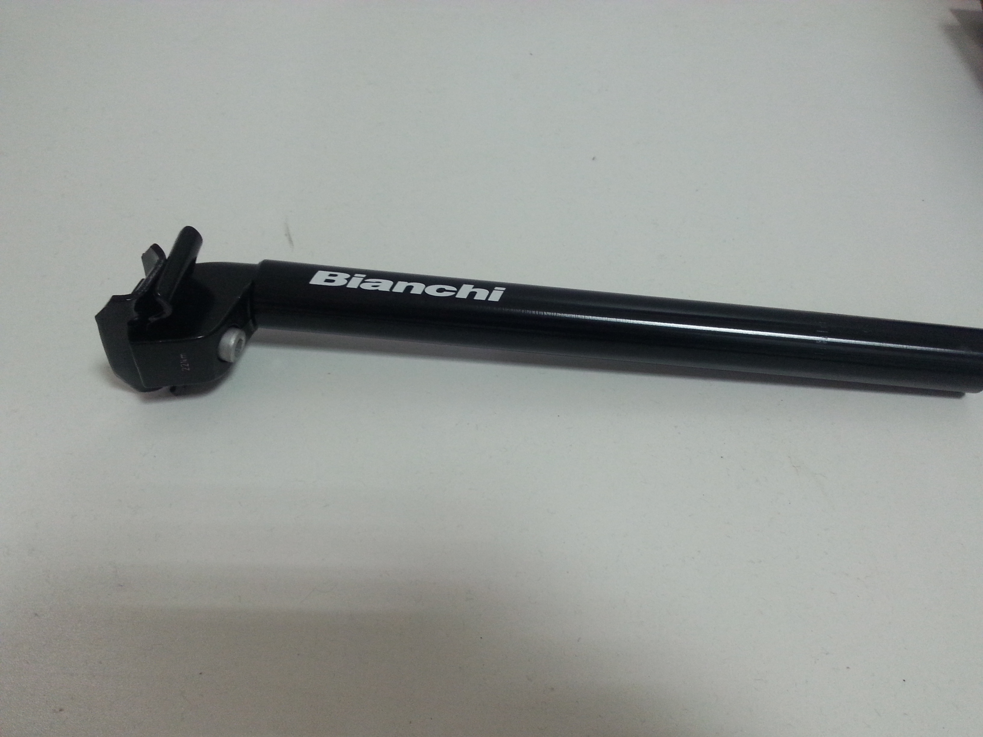 Bianchi Sele Borusu 25,4 mm Çap 300 mm Boy SP-242 Alüminyum Siyah