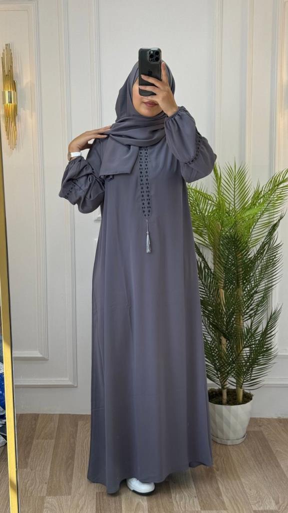 Elegant abaya with delicate embroidery on the sleeves, comes with a matching shawl for a practical and modest look, model A0535 - Gray