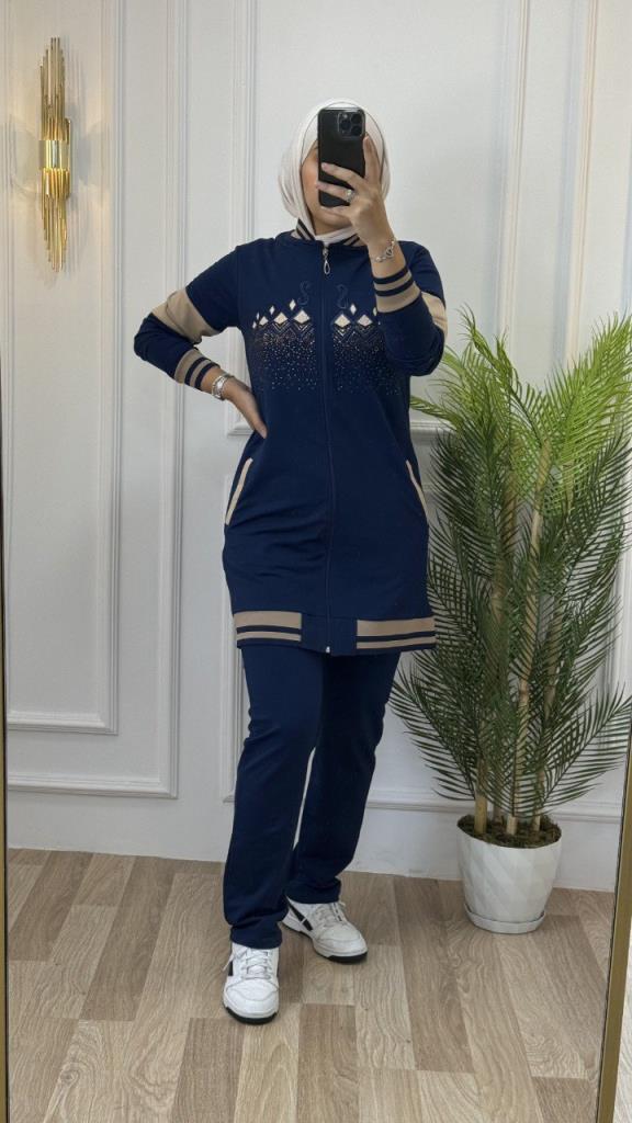 Stylish and comfortable pajamas for veiled women, featuring a practical design with a front zipper and side pockets, model G0473 - Navy Blue