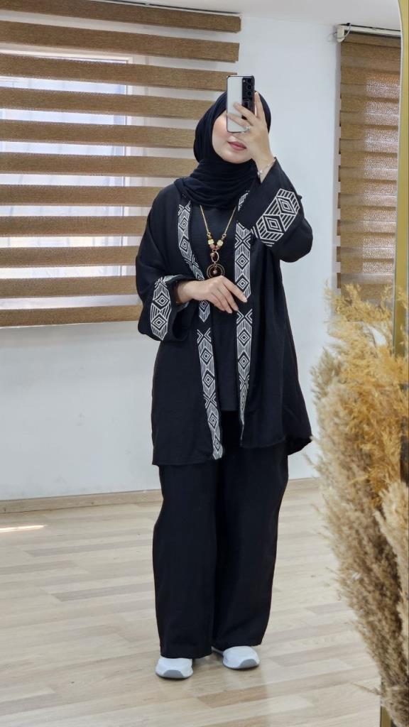 Three-piece comfortable seasonal and elegant outfit for everyday outings for you, madam, model G0820 - Black